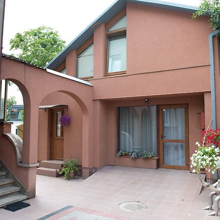 Petro Delux Apartments Каунас Екстер'єр фото
