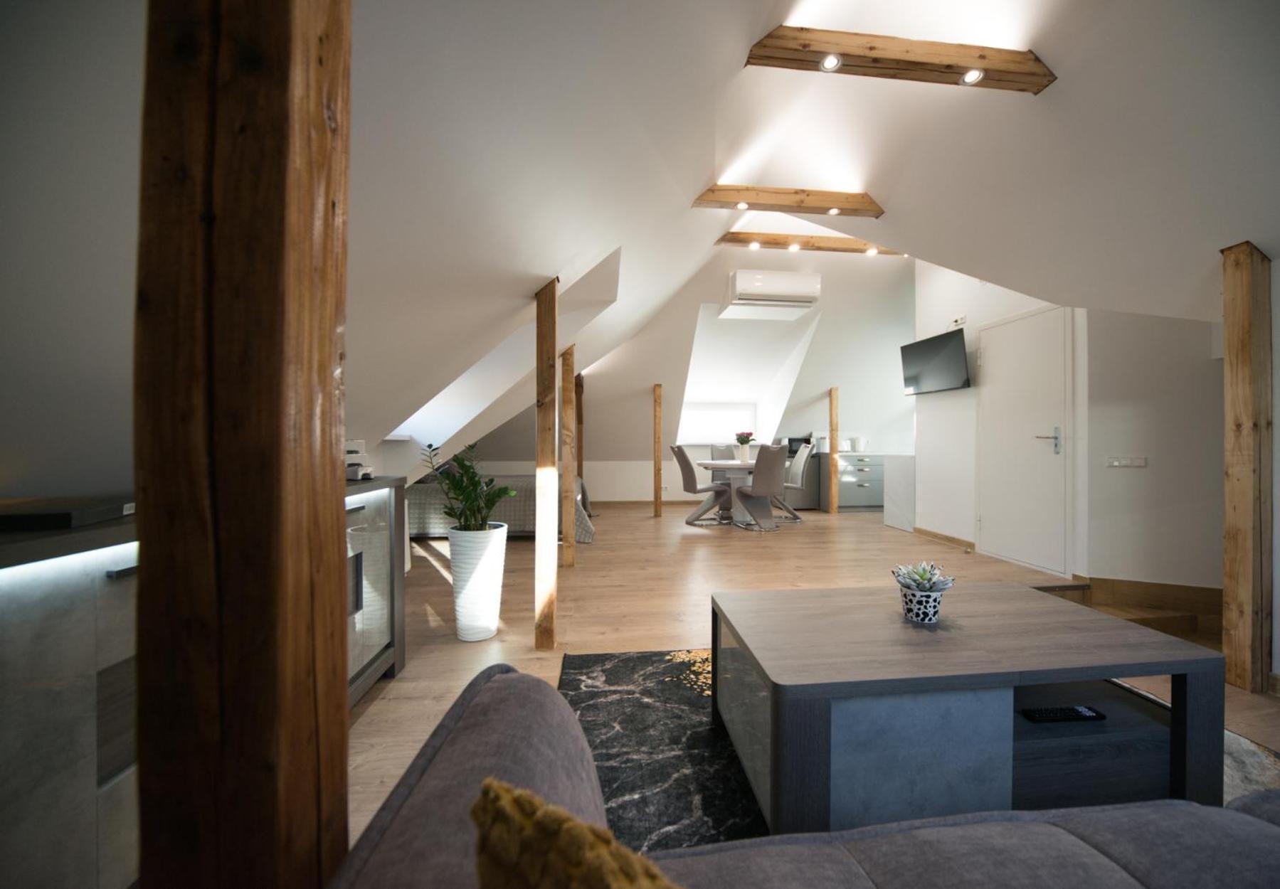 Petro Delux Apartments Каунас Екстер'єр фото